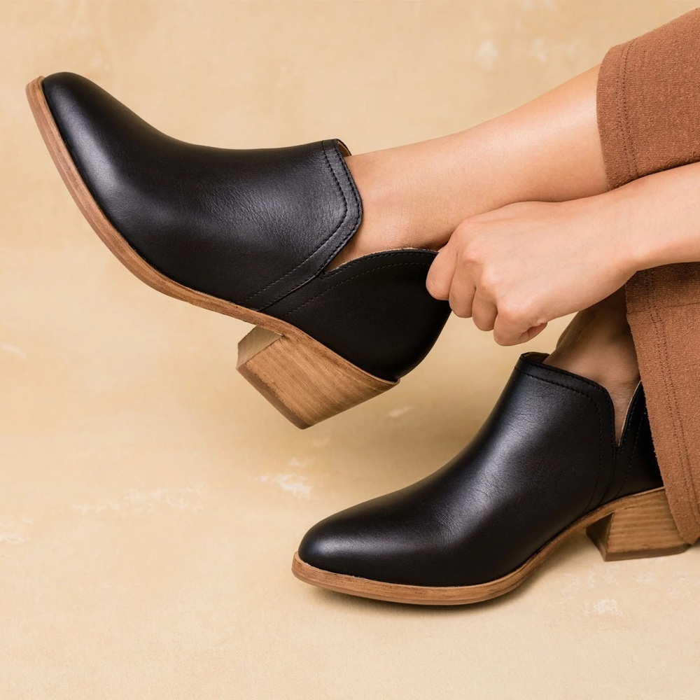 Nisolo Mia Ankle Bootie